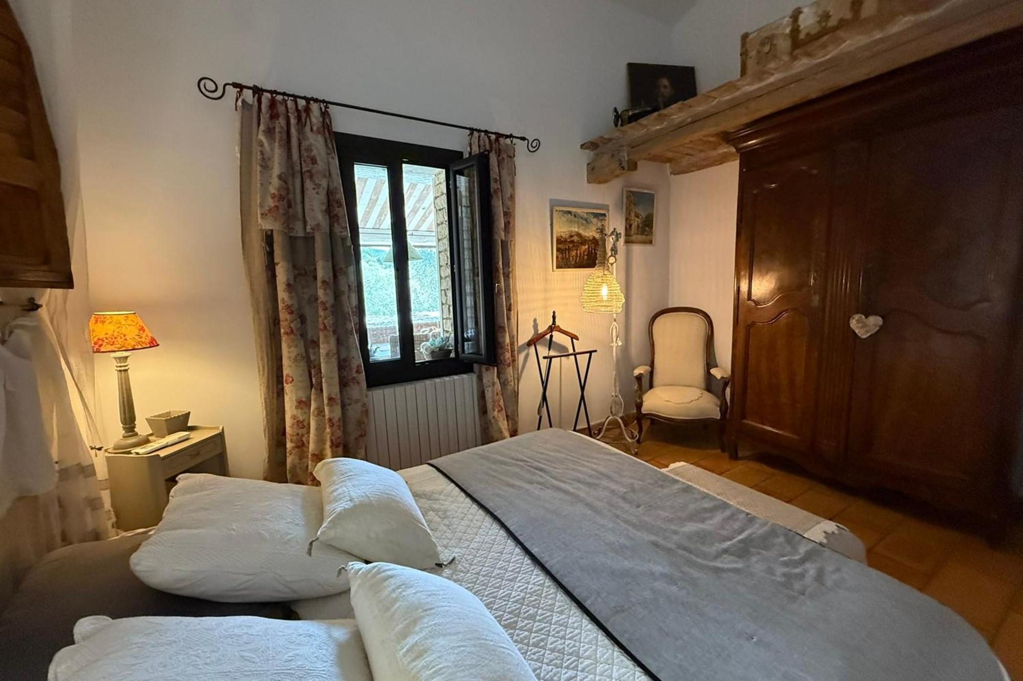 Beautiful Provencal Villa With Pool And Jacuzzi Lacoste  Esterno foto