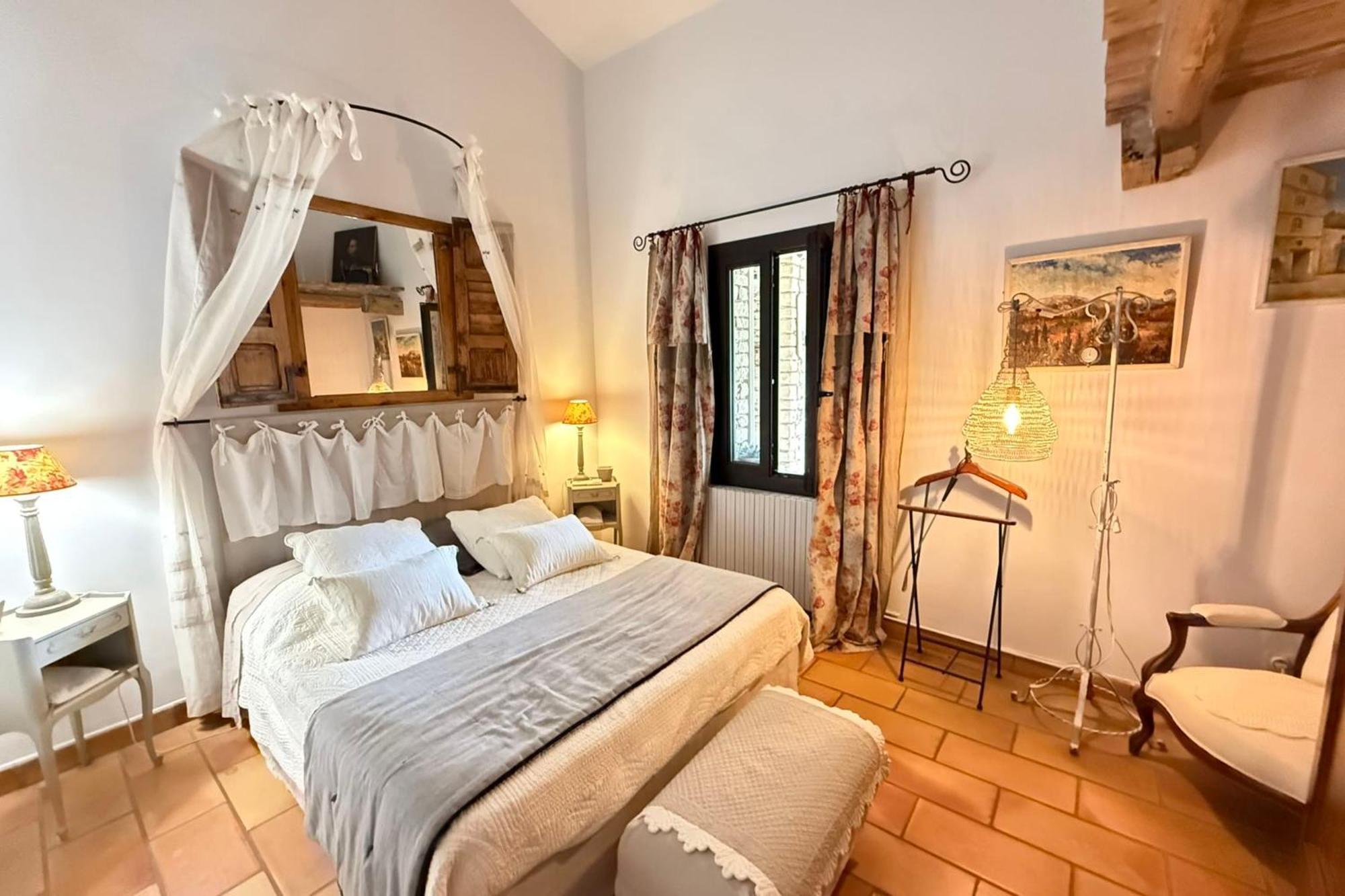 Beautiful Provencal Villa With Pool And Jacuzzi Lacoste  Esterno foto